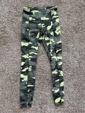 Lululemon Camo Leggings - Green Camo
